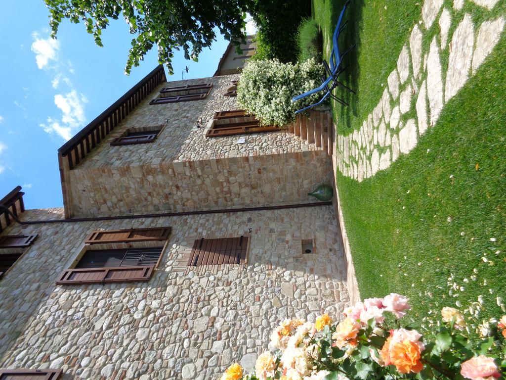 Agriturismo La Torraccia Τόντι Εξωτερικό φωτογραφία