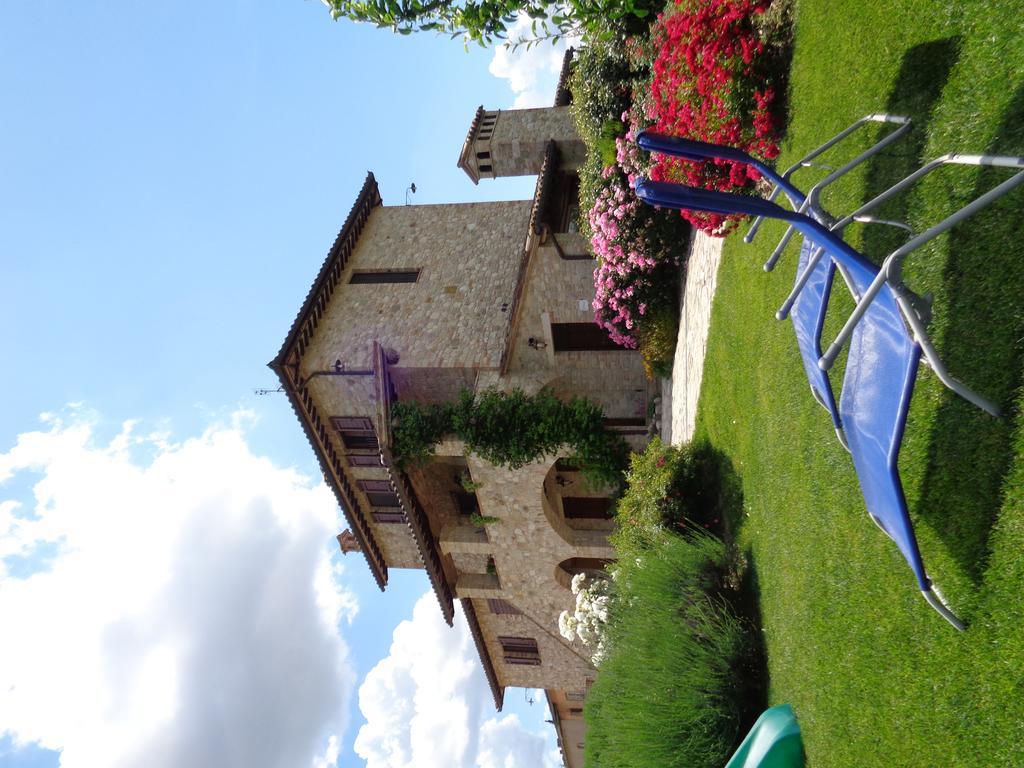 Agriturismo La Torraccia Τόντι Εξωτερικό φωτογραφία